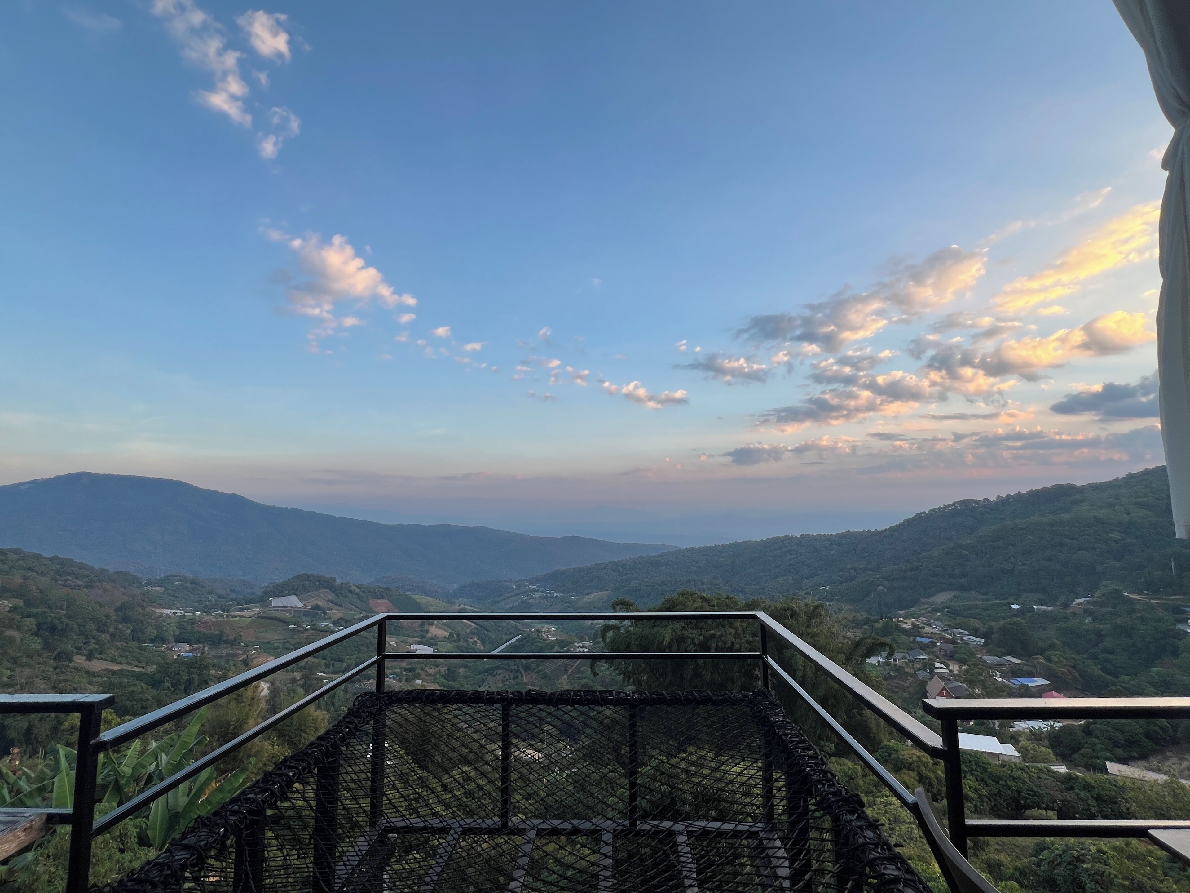 Classic Room, Lanai, Hill View | Ruang tamu