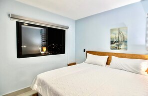 3 bedrooms, iron/ironing board, WiFi, bed sheets - Beautiful Lodging with Terrace and Jacuzzi in Santiago. (Santiago de los Caballeros)