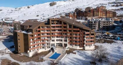 Alpe Huez apt dans résidence 4 étoiles avec piscine et sauna