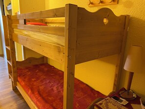 2 bedrooms