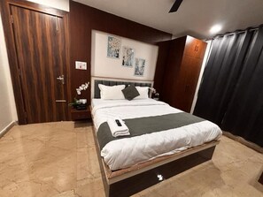Comfort Tek Büyük Yataklı Oda, 1 En Büyük (King) Boy Yatak, Balkon | Masa, güneşlik/perde, ütü/ütü masası, ücretsiz kablosuz İnternet 
