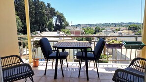 Outdoor dining - Zenozy Luxury Apartments - Corfu Town (Kerkira)