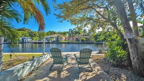 Terrace/patio - Take It Easy - Studio, Pool, Waterfront (Oakland Park)