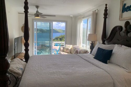 Whispering Waves Cove: Panoramic Views of Magens Bay