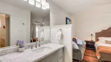 Iron/ironing board, travel crib, free WiFi, bed sheets