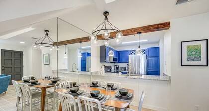 Quiet Condo w/ Laundry, Desk, Pool by Hospitals