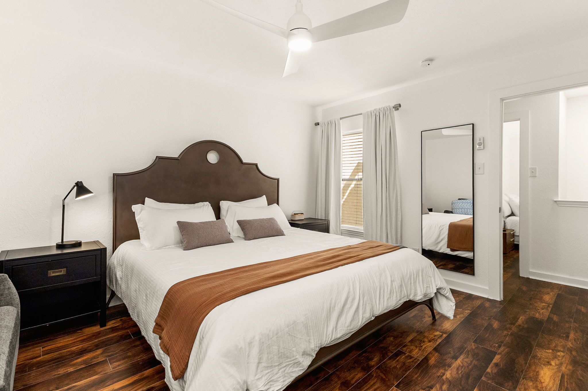 Iron/ironing board, travel crib, free WiFi, bed sheets