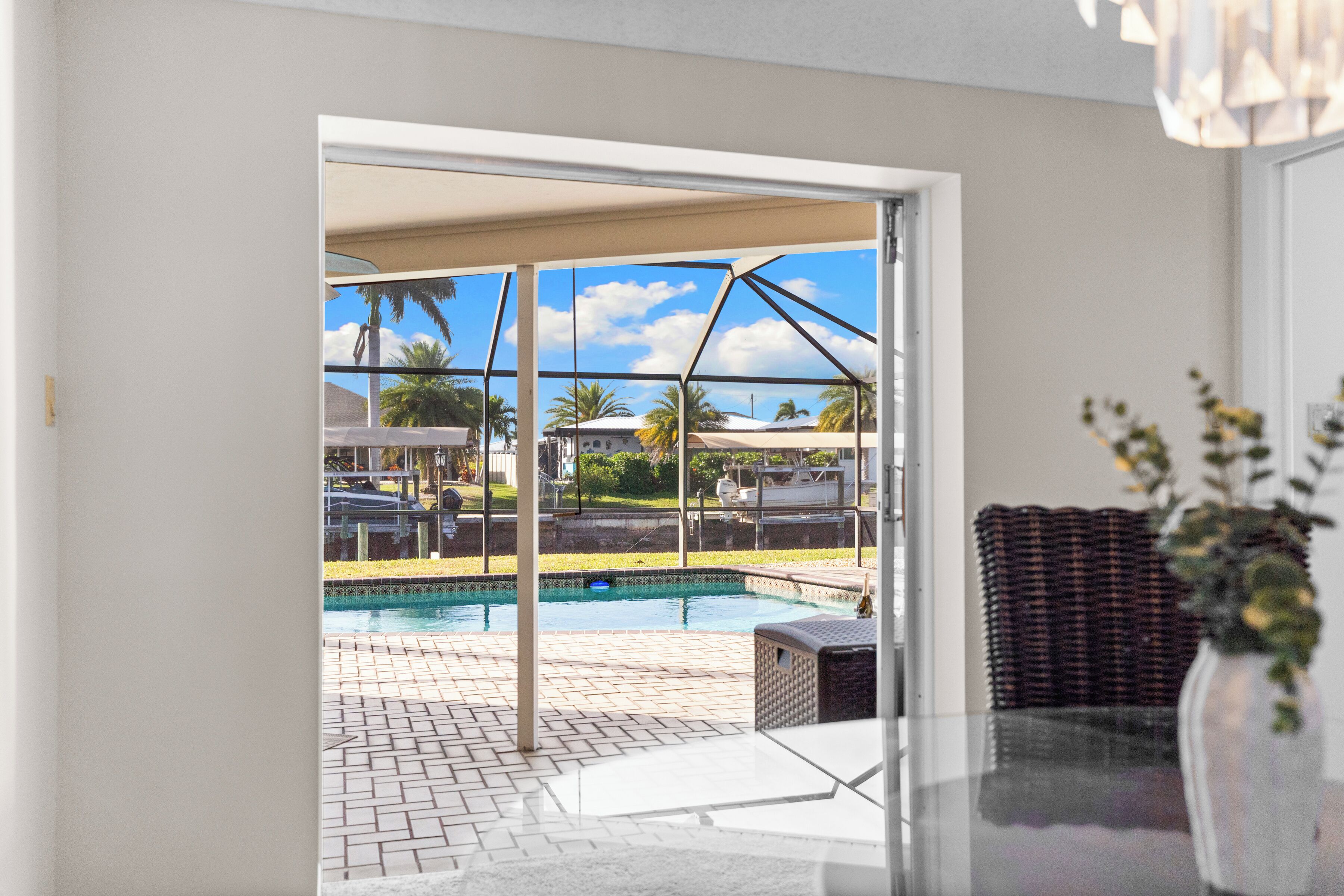 Alberca al aire libre y alberca climatizada