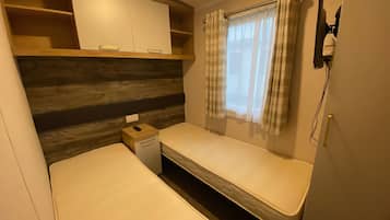 2 bedrooms, individually decorated, individually furnished, free WiFi