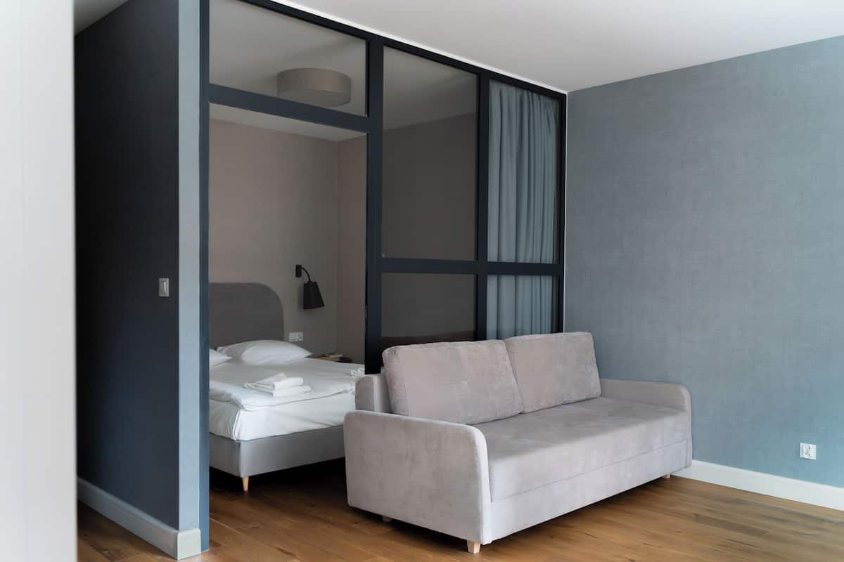 Apartemen Klasik | Setrika/meja setrika, Wi-Fi gratis, dan seprai linen