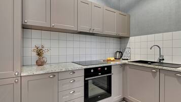 Classic-Apartment | Eigene Küche | Kühlschrank, Ofen, Herdplatte, Geschirrspüler