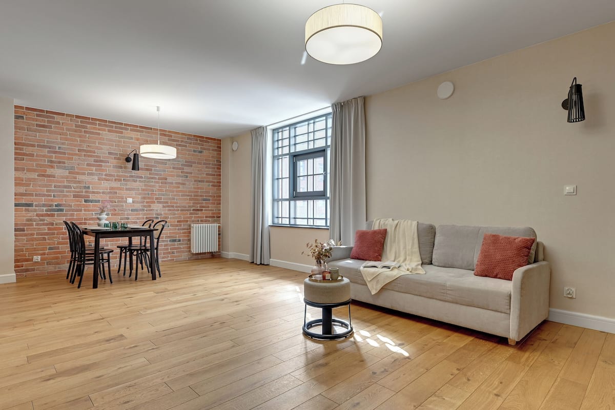 Apartemen Klasik | Setrika/meja setrika, Wi-Fi gratis, dan seprai linen