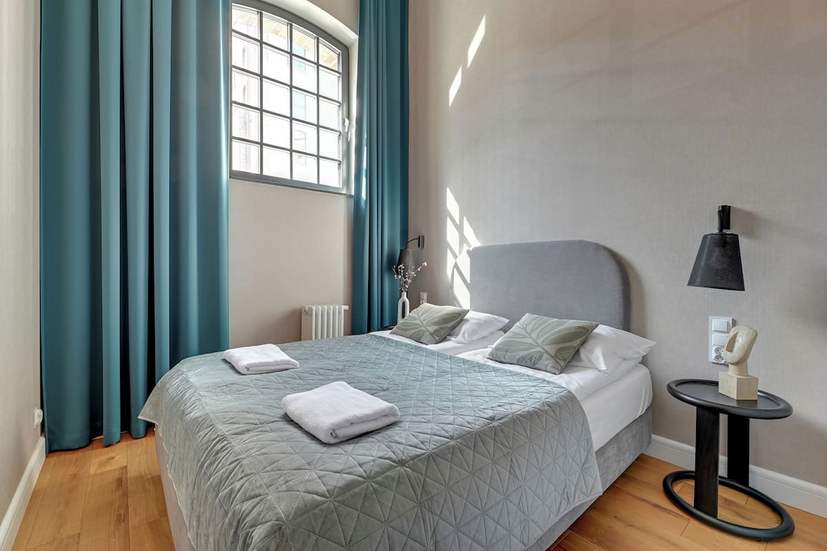 Apartemen Klasik | Setrika/meja setrika, Wi-Fi gratis, dan seprai linen