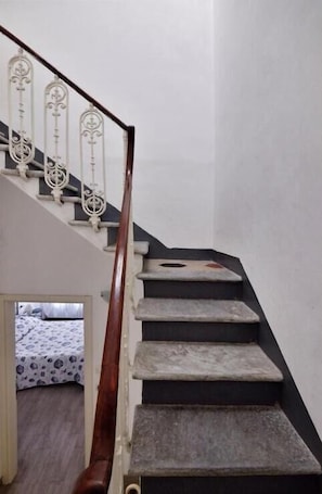 Chambre Double Deluxe, climatisation, vue cour intérieure | Intérieur