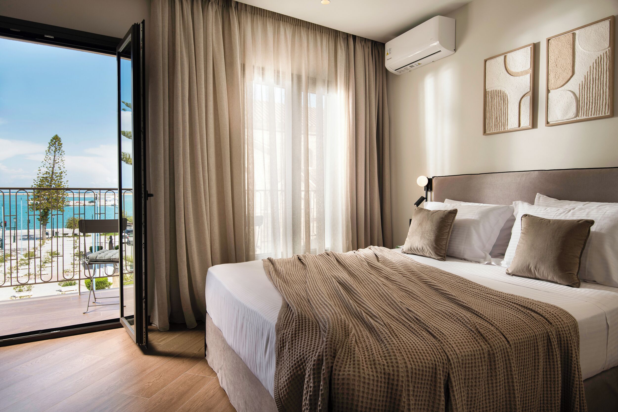 2 bedrooms, in-room safe, iron/ironing board, travel crib