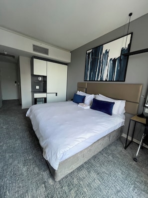 2 habitaciones, tabla de planchar con plancha, internet y ropa de cama 