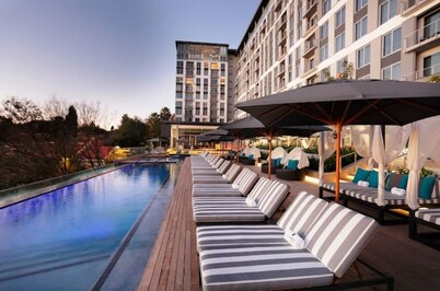 Top floor luxury apartment