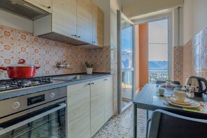 Fridge, microwave, oven, coffee/tea maker - Cookie House by Varenna Holidays (Perledo)