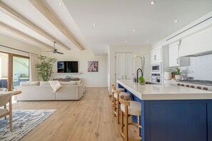 Interior - Beautiful 2-bedroom condo in Beachfront Community (San Jose del Cabo)