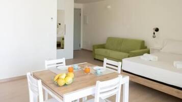 Apartment, Balcony, Lake View | Interior