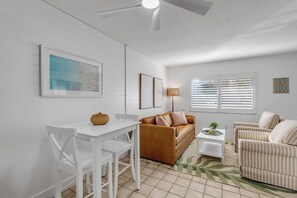 TV - White Sands & Beach Bliss! (New Smyrna Beach)