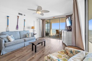 Living area - Romar Place 506 (Orange Beach)