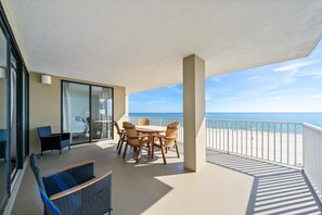 Outdoor dining - Romar Place 506 (Orange Beach)