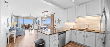 コンドミニアム ベッド (複数台) (Romar Place 506) | 内装