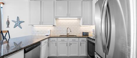 Condo, Multiple Beds (Romar Place 506) | Private kitchen