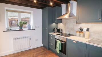 Dishwasher, cookware/dishes/utensils