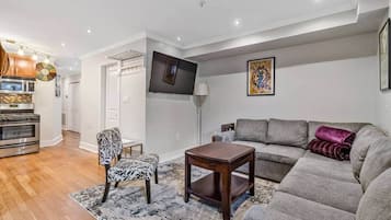 スマートテレビ、書庫、プリンター