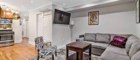 Smart TV, libros y impresora