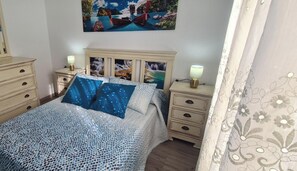 Strykjärn/strykbräda, wi-fi och sängkläder