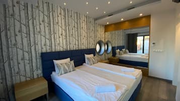 Premium Apartment | Iron/ironing board, free WiFi