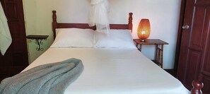 Silitysrauta/-lauta, Wi-Fi, vuodevaatteet