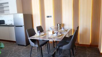 Apartment, 2 Bedrooms, Accessible, Private Pool | Dining