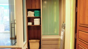 Apartment, 2 Bedrooms, Accessible, Private Pool | Interior