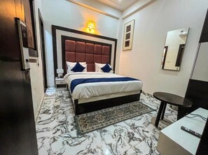 Desk, laptop workspace, free WiFi - Hotel Atlantiis Suites by Signature Stay (Agra)