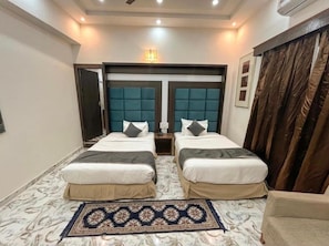 Desk, laptop workspace, free WiFi - Hotel Atlantiis Suites by Signature Stay (Agra)