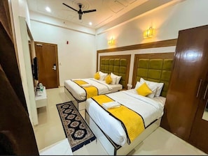 Desk, laptop workspace, free WiFi - Hotel Atlantiis Suites by Signature Stay (Agra)