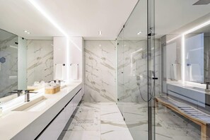 Shower - |EP| Grandeur Penthouse w/Terrace & Jacuzzi (Medellín)