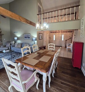Interior - Charming 3-bedroom farmhouse with large front and back decks. Fenced in backyard (Warrensburg)