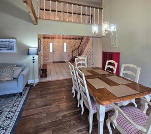 Dining - Charming 3-bedroom farmhouse with large front and back decks. Fenced in backyard (Warrensburg)
