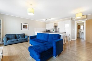 TV - Great 2-Bed Flat in Prime Location (Greater London)