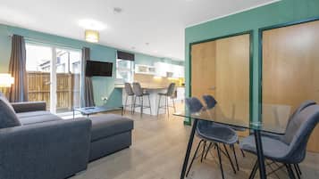 TV, offices
