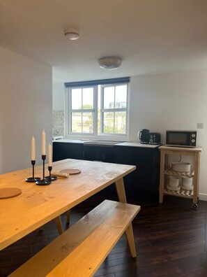 Dining - Spacious Duplex near Clapham (Greater London)