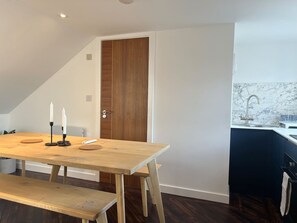 Dining - Spacious Ensuite Room in Clapham (Greater London)