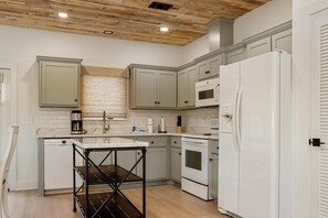 Nhà, nhiều giường (My Time) | Bếp riêng