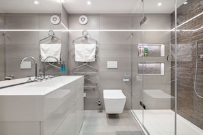Bathroom - Charming Mews House in Kensington (Greater London)