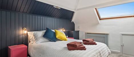 6 habitaciones, tabla de planchar con plancha, cuna de viaje y wifi